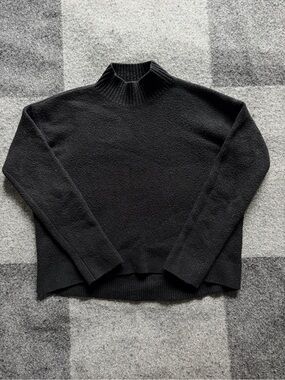 Uniqlo Soufflé Yarn Mock Neck Sweater